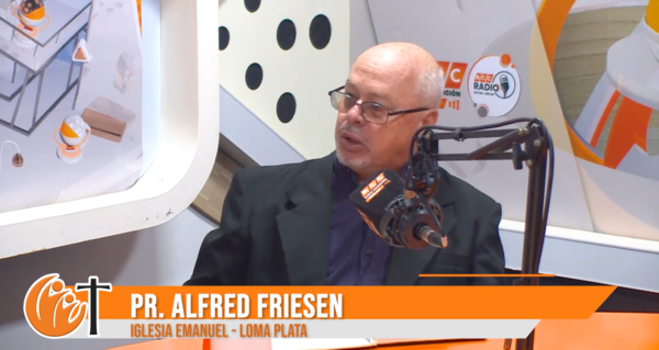 El pastor Alfred Friesen expone el papel de la Iglesia Cristiana Evangélica en el desarrollo social del Paraguay