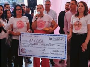 Ligas Universitarias de la Universidad Central del Paraguay entregan importantes donaciones a AACCMA