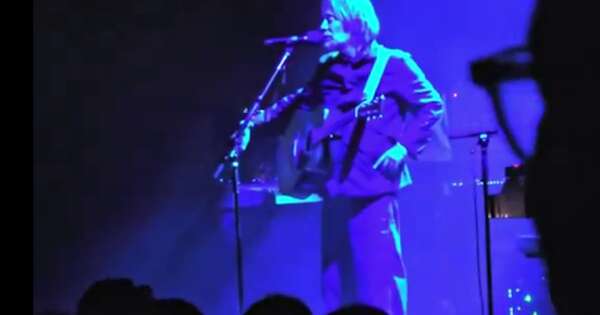 La Nación / Líder de Radiohead enfrentó a manifestante que interrumpió su show