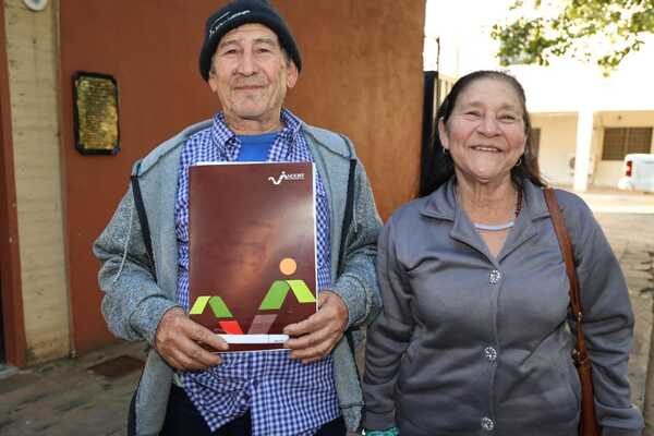 Masiva entrega de títulos de propiedad por parte del Indert en colonia de Arroyito - .::Agencia IP::.