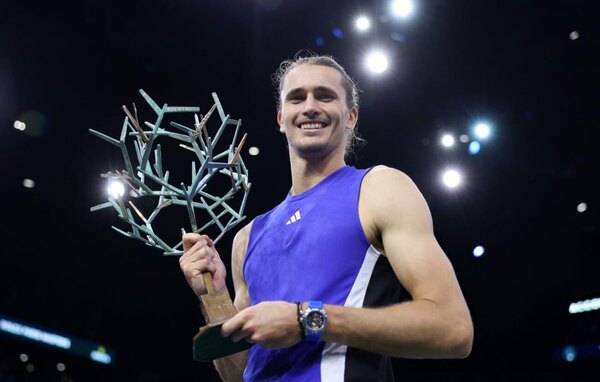 Versus / Zverev despide Bercy levantando el trofeo ante Humbert