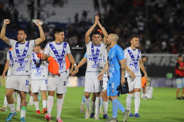 Versus / Ameliano tumba a Olimpia y se mete de lleno en la pelea por el título