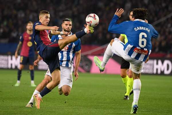 El Barça se escapa como líder en una jornada de Liga teñida de luto - Fútbol Internacional - ABC Color