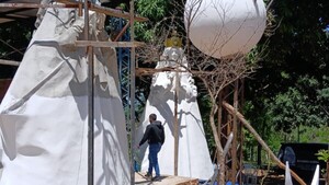 Caacupé: Gigantes estatuas de la Virgen custodiarán sitios emblemáticos de la fe