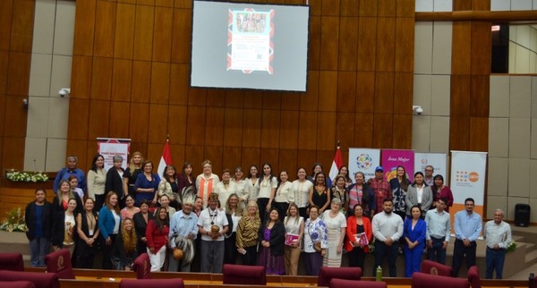 Foro concluye con un llamado a la inclusión y defensa de los derechos de los pueblos indígenas