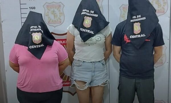 Detienen a tres personas tras el hallazgo de dos cadáveres en Luque