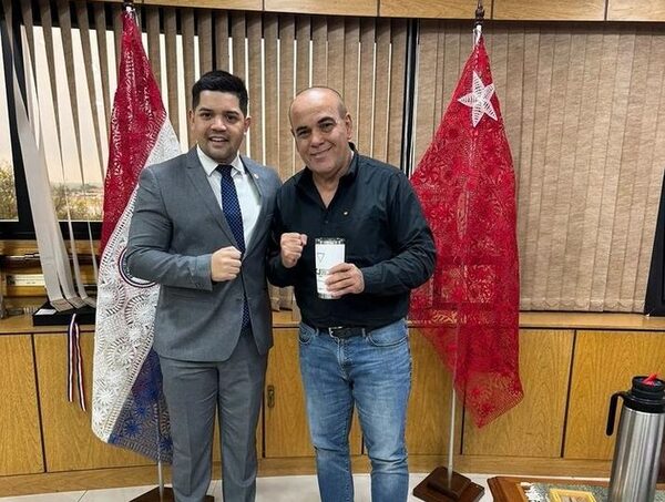 Presidente de la Juventud Colorada explica su ascenso en el Senado · Radio Monumental 1080 AM