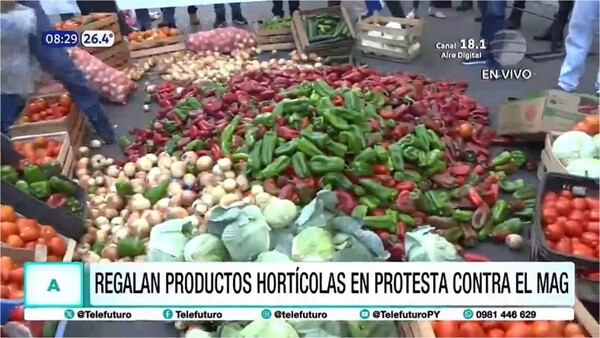 Campesinos regalan su producción como denuncia de falta de apoyo del MAG