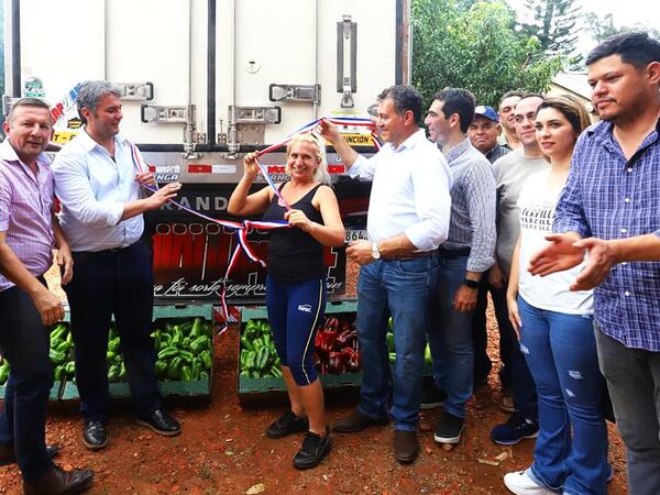 Histórico envío de locote a la Argentina fortalece la exportación frutihortícola y la agricultura familiar • PARAGUAY TV