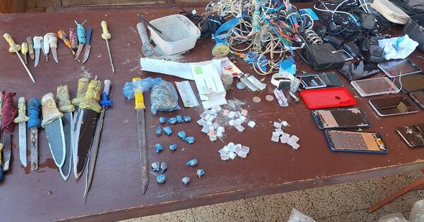 La Nación / Requisan celulares, armas, drogas y bebidas caseras en el Cereso