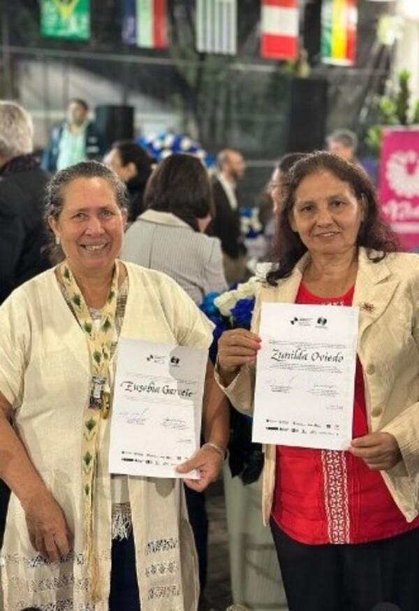 Artesanas paraguayas fueron galardonadas en evento internacional realizado en Ecuador - .::Agencia IP::.