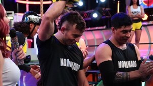Magno se deshizo de la camiseta negra