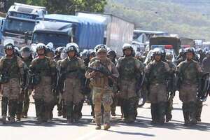 Policía boliviana despeja rutas bloqueadas por evistas - Mundo - ABC Color