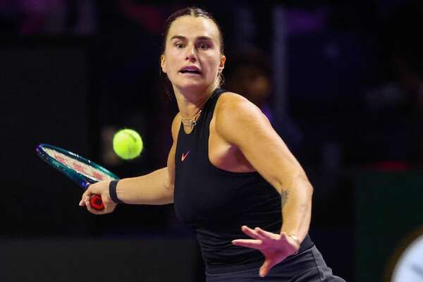 Sabalenka pasa a semifinales del Masters femenino, Rybakina eliminada - Tenis - ABC Color