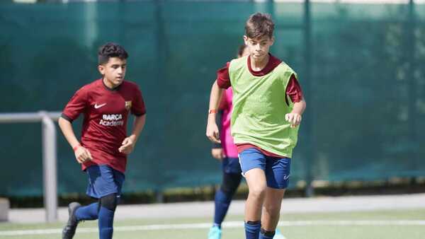 Se forma en Barcelona, sueña con llegar a la élite del fútbol y triunfar con Paraguay