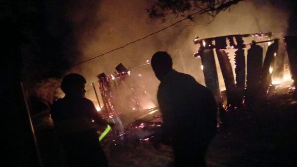 Mujer lo perdió todo tras el incendio total de su vivienda
