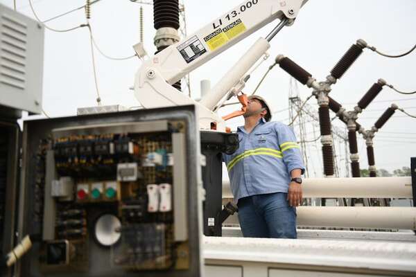 En Itaipú, la ANDE entregará la energía de Acaray a la compradora brasileña - Economía - ABC Color