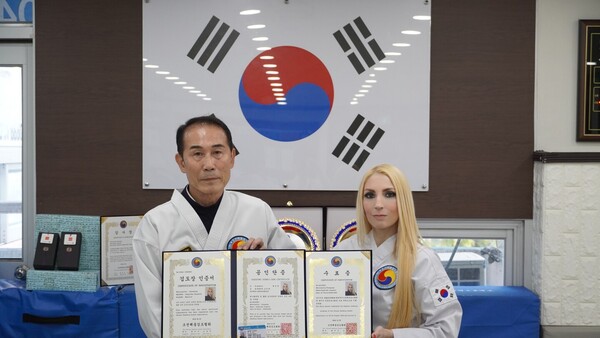 Paraguaya resalta con doble distinción en Corea