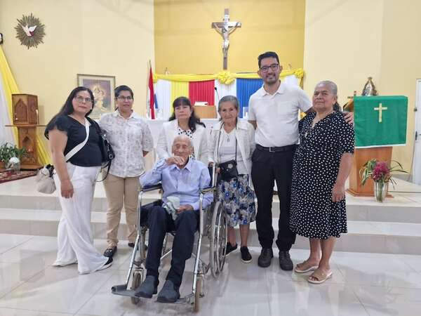 Un hombre capiateño cumplió cien años de vida y se encuentra lúcido - Nacionales - ABC Color
