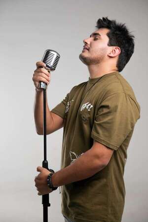 Elías Coronel: El requintista que debuta como cantante con “Sigo dispo para vos” - Música - ABC Color