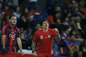Versus / Noche caliente en el Barrio: Fuertes reclamos a los jugadores y a Zapag