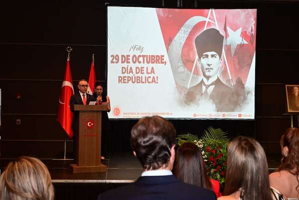 Día de la República de Türkiye - Sociales - ABC Color