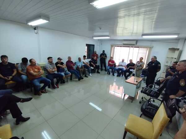 Transportadoras de Alto Paraná piden mayor cobertura policial para evitar atracos - La Clave