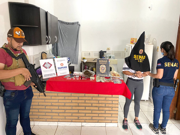 Detienen a venezolana que manejaba un minimercado de venta de drogas - La Clave
