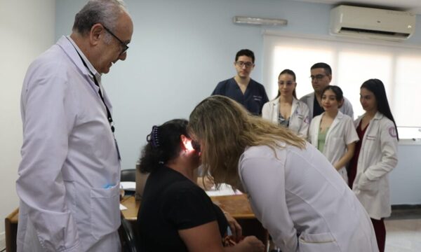 Prevención del cáncer de piel: atención médica gratuita en Dermatología de Clínicas