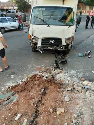 Camión perdió los frenos y causó un siniestro vial en Capiatá - 1000 Noticias