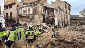 Catástrofe de la DANA: búsqueda continúa y preparan morgue para 400 cadáveres - 1000 Noticias
