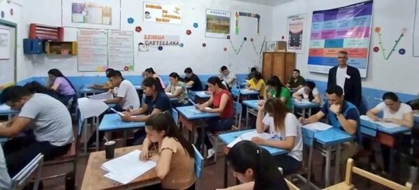 Más de 17.400 docentes van a la última prueba para acceder al Banco de Datos de Educadores Elegibles