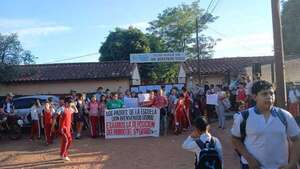 Ñemby: se agudiza la medida de protesta en la escuela Bienvenido Osorio - Nacionales - ABC Color