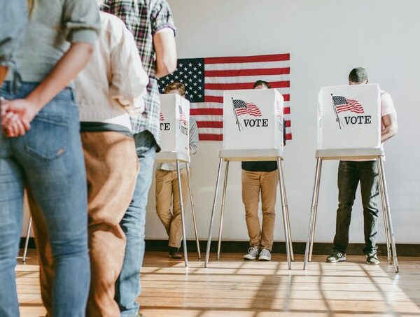Elecciones en EE.UU.: siete estados definirán el rumbo de la elección · Radio Monumental 1080 AM