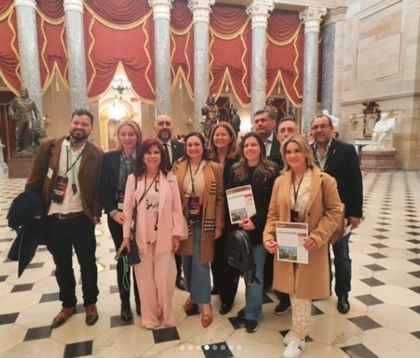 Diputado afirma que no fue con viáticos de dinero público a EEUU - 1000 Noticias