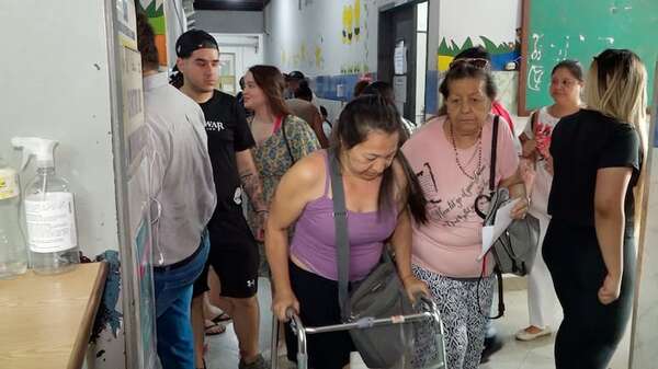 Hospital Barrio Obrero: esperan hasta tres meses para cita médica y faltan medicamentos, denuncian - Nacionales - ABC Color