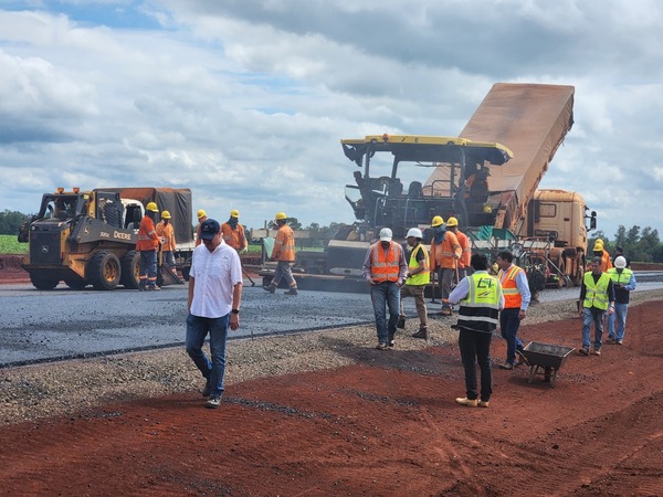 Misión de la CAF verifica el avance de las obras en Puerto Indio - .::Agencia IP::.
