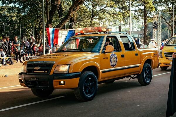 Bomberos de Minga Guazú piden ayuda para reparar su autorescate - La Clave