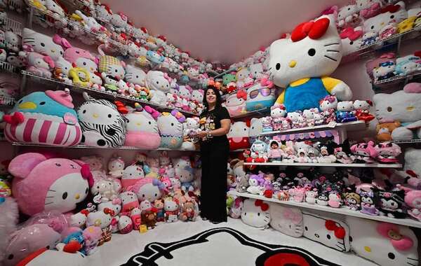La adorable Hello Kitty cumple ¡50 años! ¿Es un gato o una niña? - Estilo de vida - ABC Color