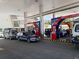 Estaciones de servicio se declaran en emergencia ante la falta de combustible en Bolivia