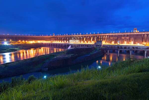 ¿A cuánto venderá Paraguay su energía al Brasil?: esto responde el presidente de la ANDE - Economía - ABC Color