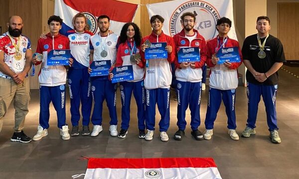 Atletas de Hernandarias brillan en el Sudamericano de Kickboxing 2024