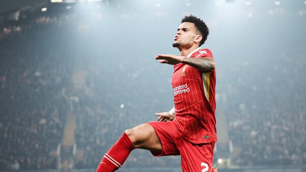 Luis Díaz amarga la vuelta a Xabi Alonso
