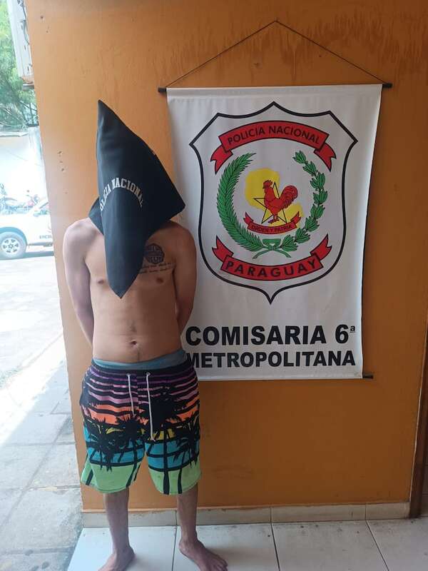 Video: detienen a joven que entró a robar en un edificio - Policiales - ABC Color