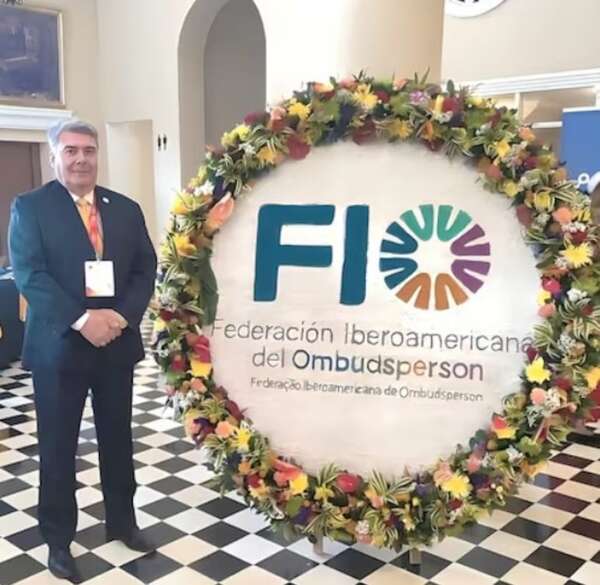 Firma mimada cobró millones por organizar congreso - Política - ABC Color