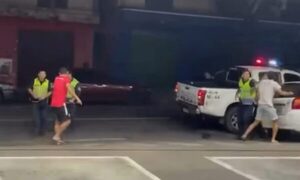 (VIDEO) ¡Escándalo! ¡Militares tatachos agrenden a policías en procedimiento!