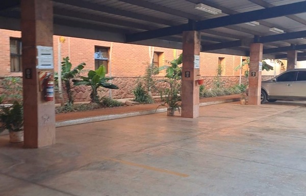 Con encubrimiento de la Corte, jueces continúan llegando tarde al despacho