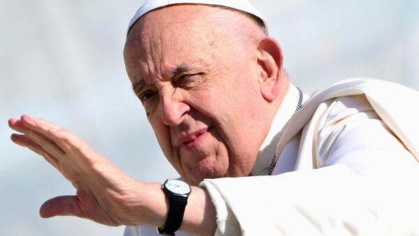 El Papa reza ante la Virgen de los Desamparados por "Valencia, que sufre tanto"