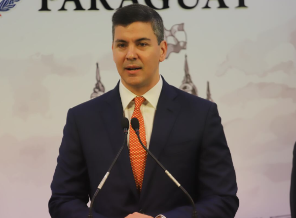 Santiago Peña felicita a Trump por su victoria en las elecciones de EE.UU.
