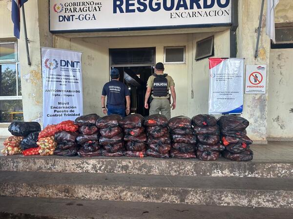 DECOMISARON 60 BOLSAS DE CEBOLLAS EN OPERATIVO ANTICONTRABANDO - Itapúa Noticias